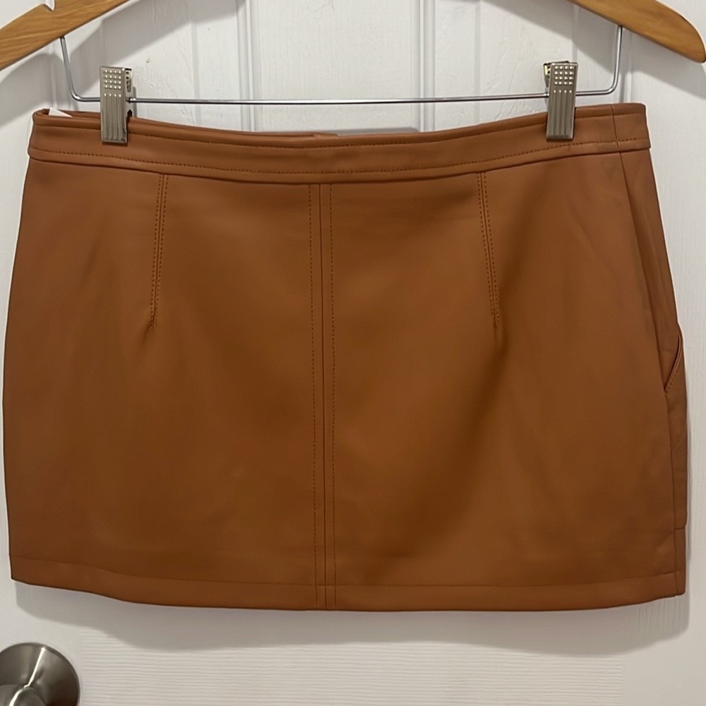 BNWOT FREE PEOPLE MAYA MOD VEGAN MINI SKIRT SIZE 8 - Picture 6 of 7